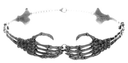 Skeleton hands choker