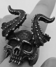 Stainless steel horned skull demon ring