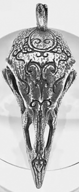 Mio Queena stainless steel carved crow skull necklace