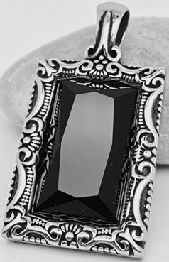 Mio Queena stainless steel black gemstone charm necklace